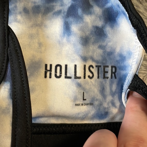 Size Large Hollister Sports Bra - Picture 3 of 3